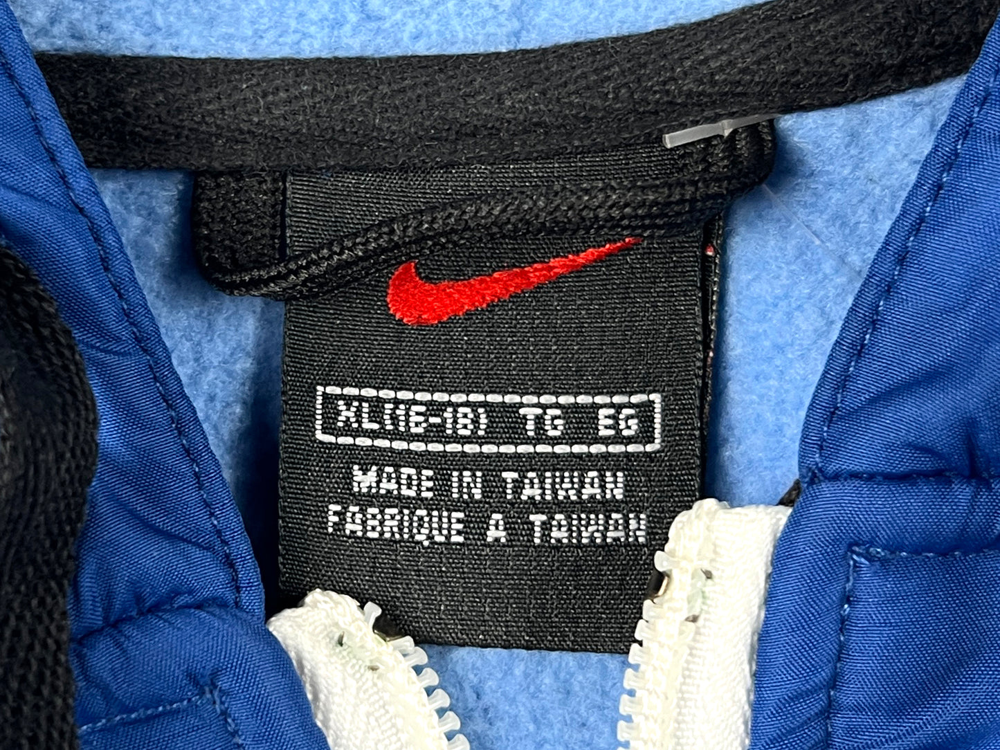 VTG NIKE NYLON TRACK JACKET