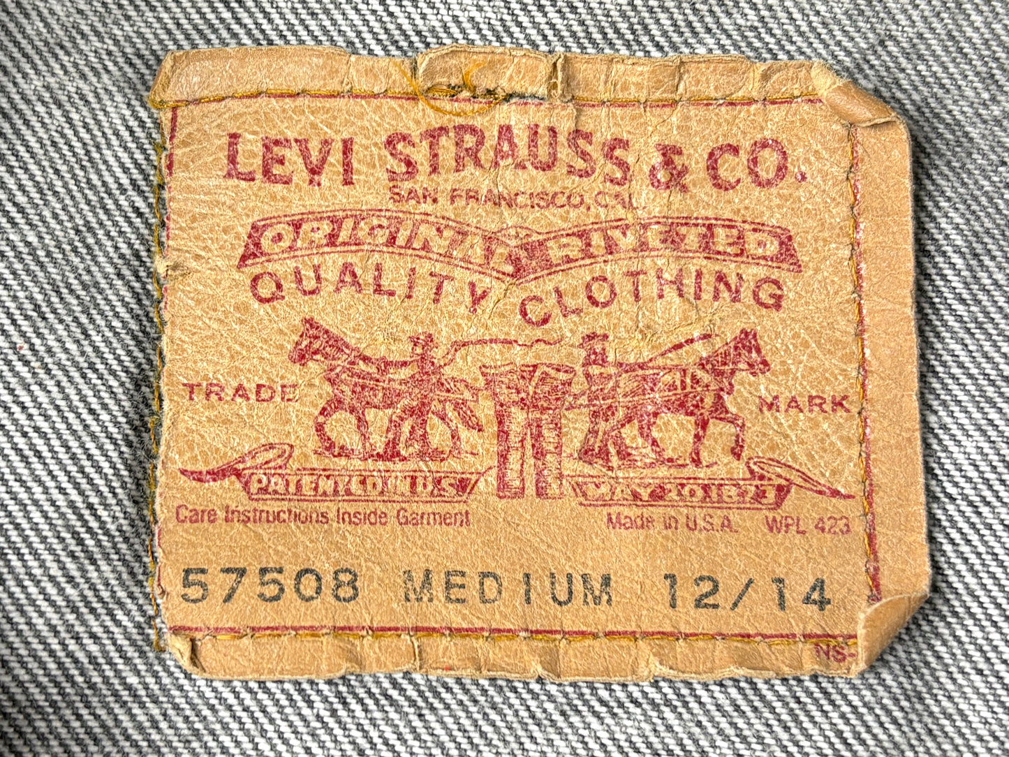 VTG LEVIS BLACK STONE WASH TRUCKER JACKET