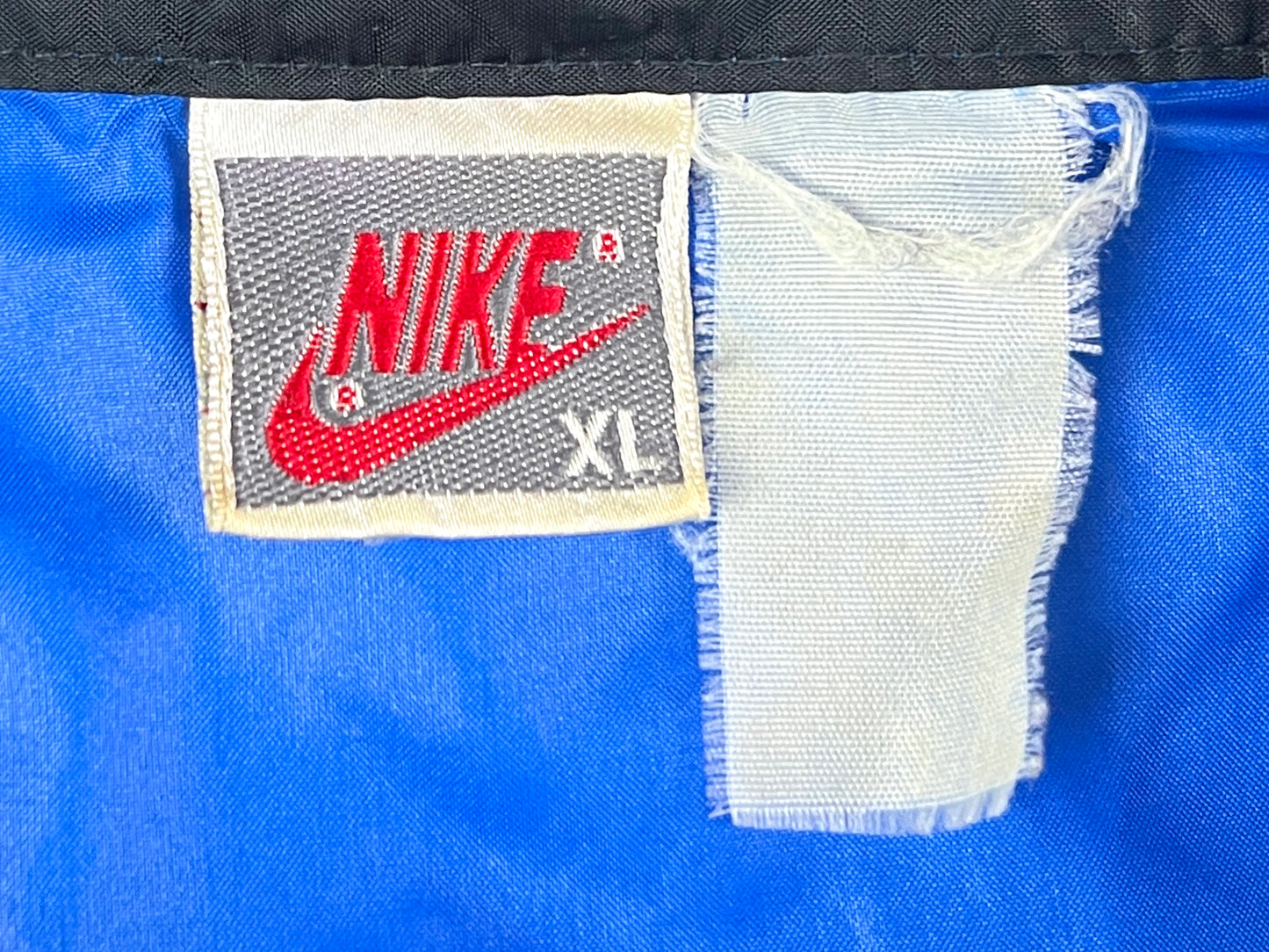 VTG '90S NIKE RUNNING JACKET