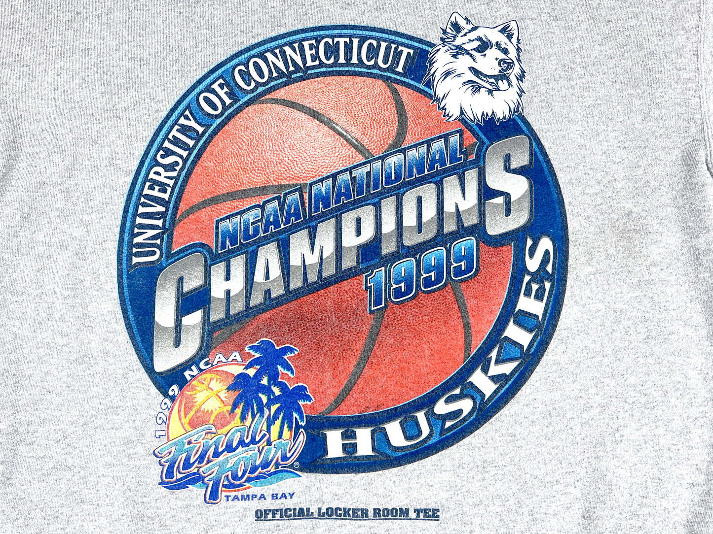 VTG '99 UCONN NCAA CHAMPIONS CREWNECK