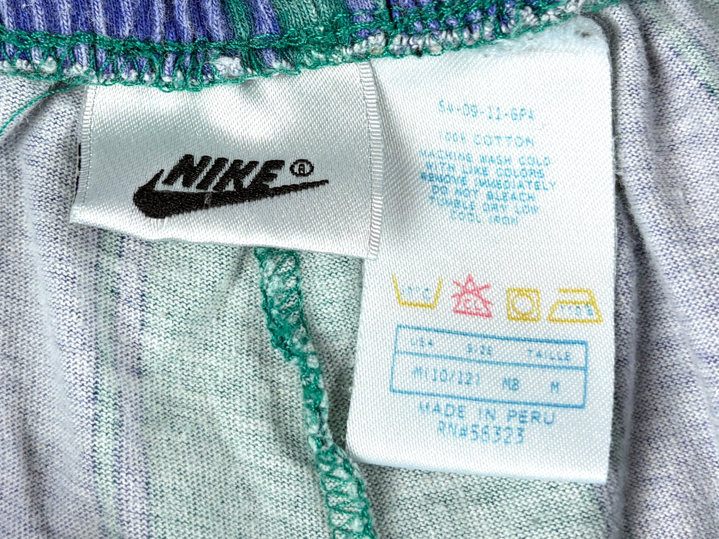 VTG NIKE STRIPED BASKET BALL SHORTS