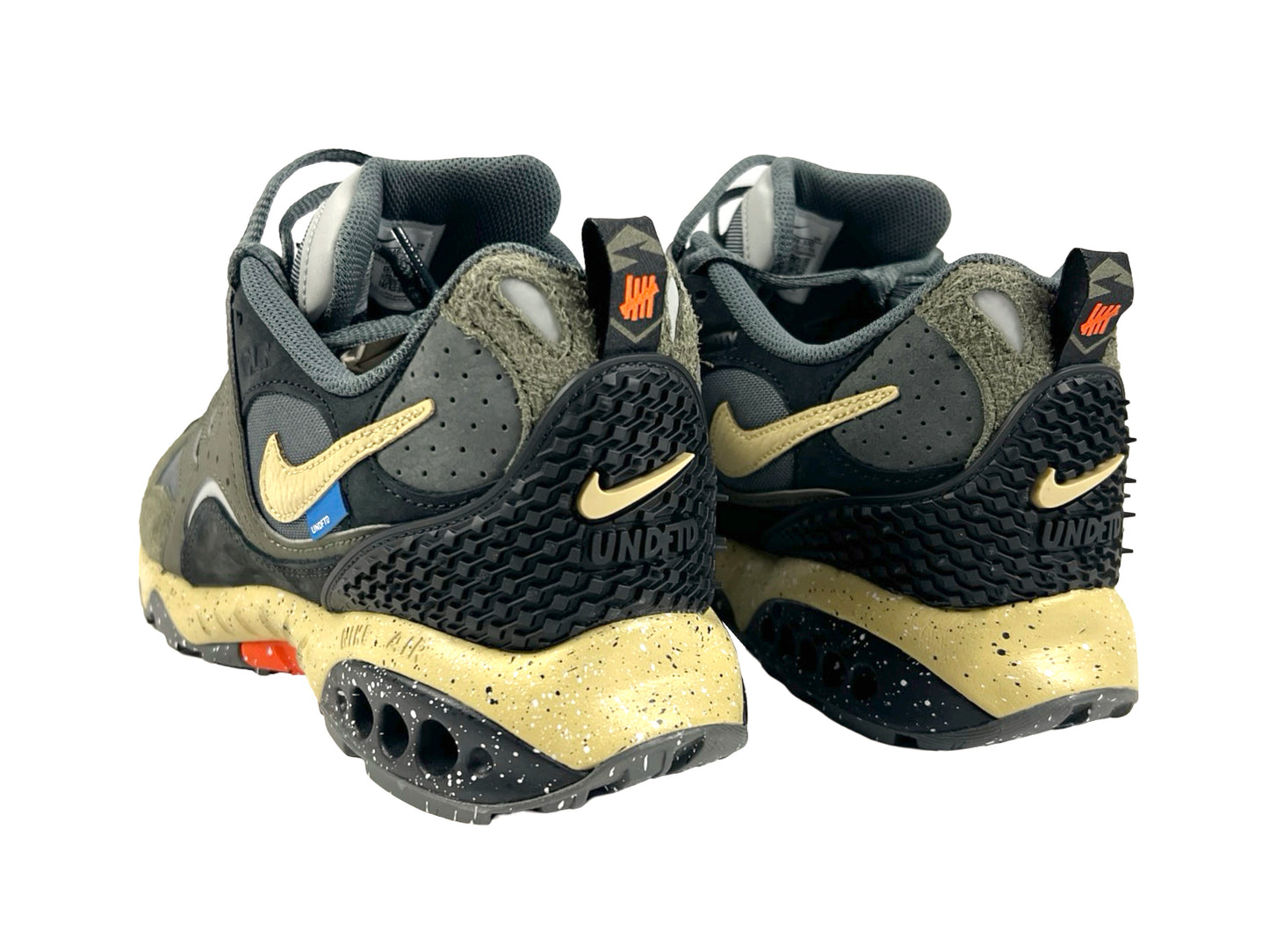 NIKE AIR TERRA HUMARA (UNDFTD CARGO KHAKI)