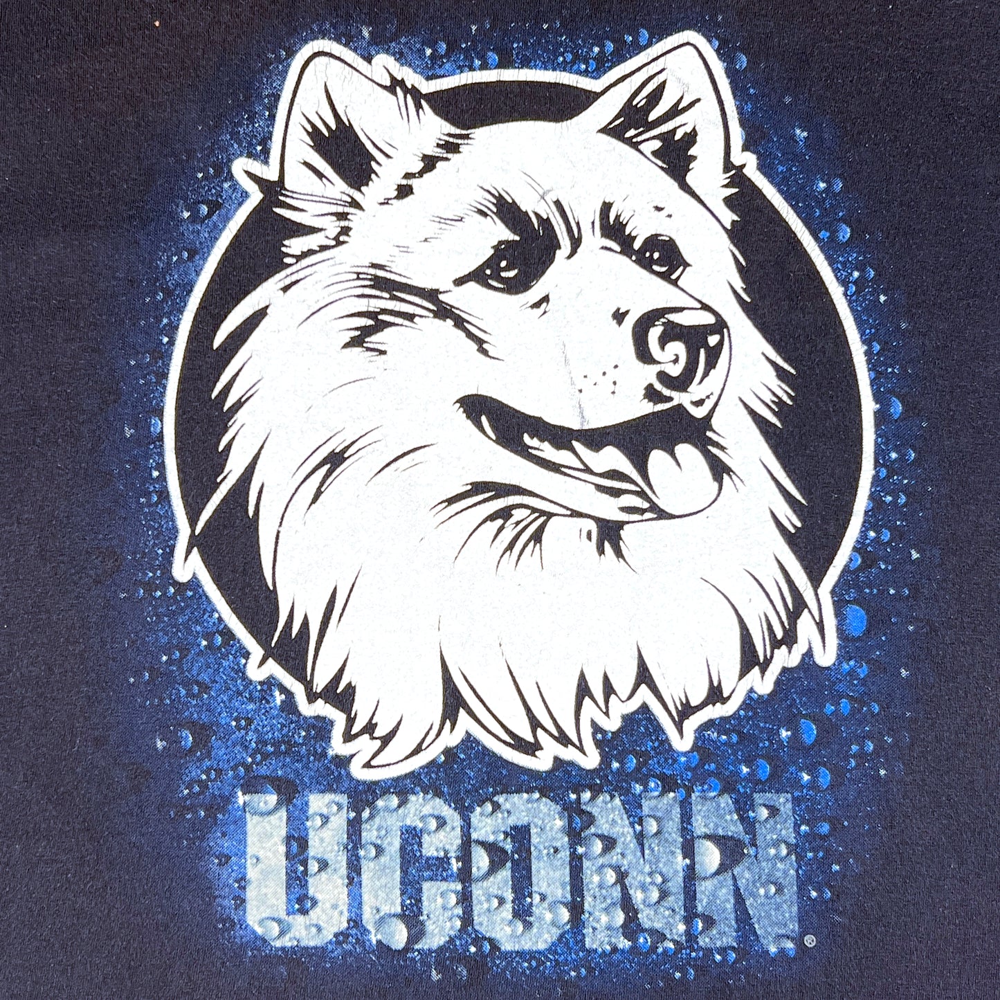 VTG UCONN HUSKIES T-SHIRT